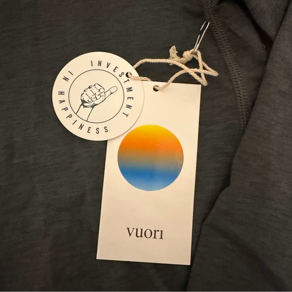 NWT Vuori Charcoal Pullover - Picture 2 of 8
